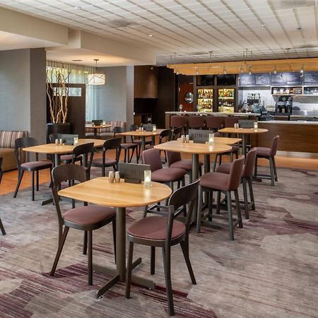 Courtyard By Marriott Portland Airport Hotel Екстериор снимка