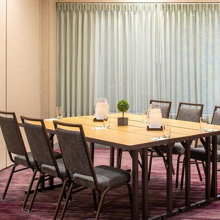 Courtyard By Marriott Portland Airport Hotel Екстериор снимка
