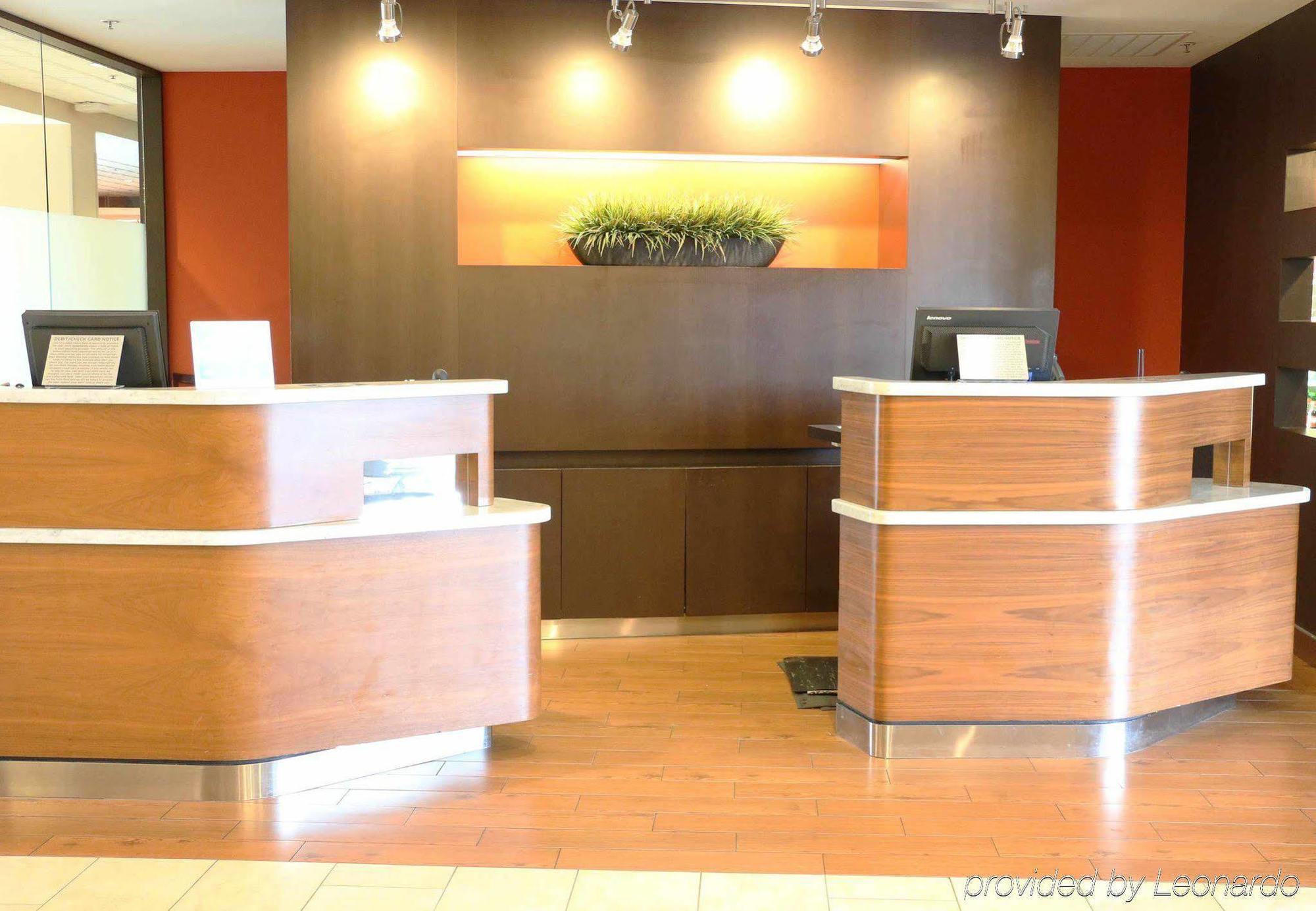 Courtyard By Marriott Portland Airport Hotel Екстериор снимка