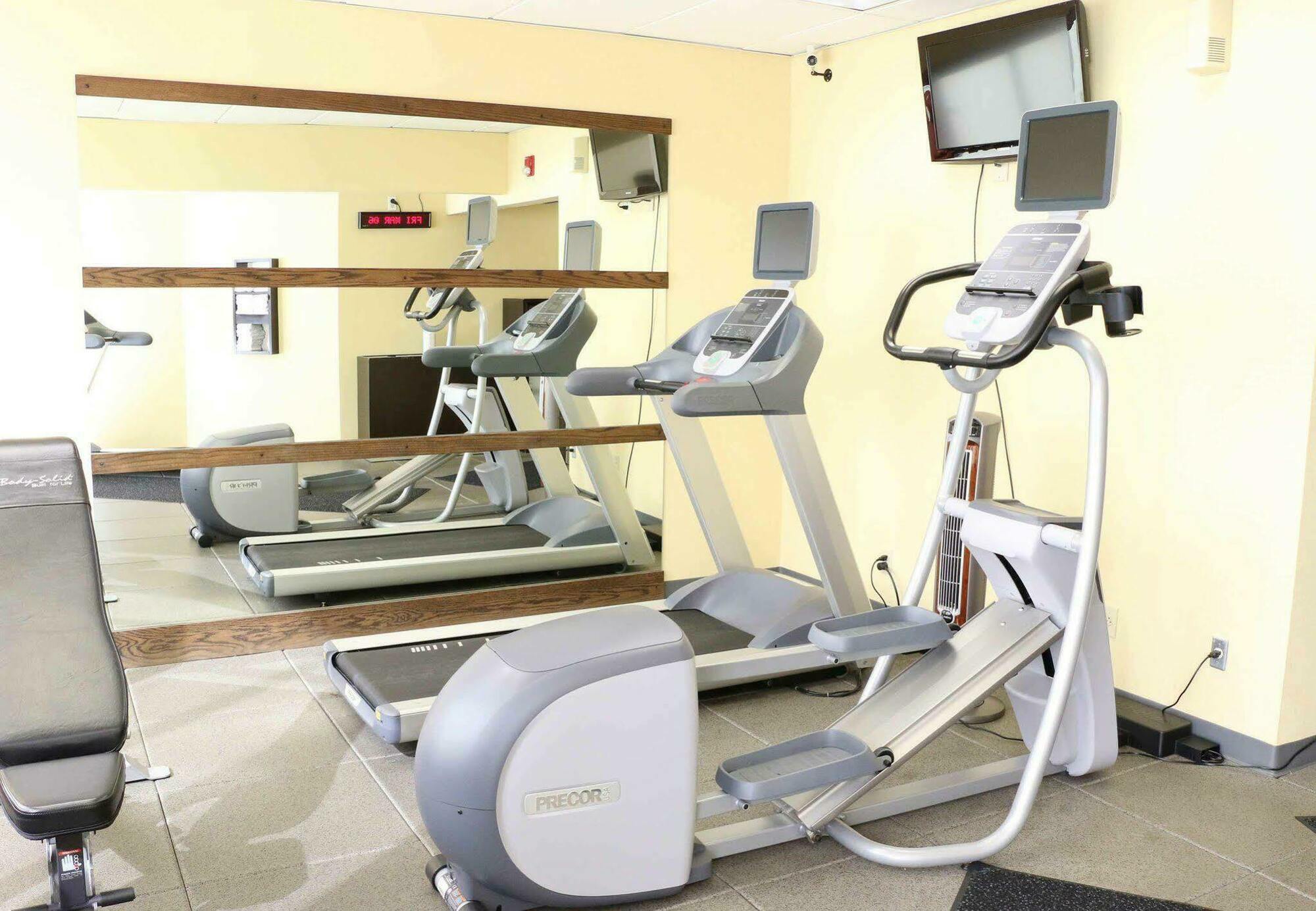 Courtyard By Marriott Portland Airport Hotel Екстериор снимка