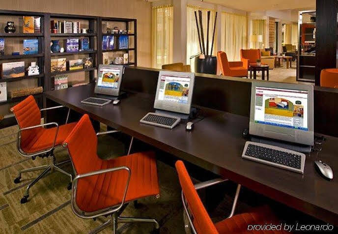 Courtyard By Marriott Portland Airport Hotel Екстериор снимка