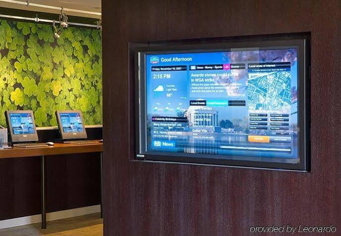 Courtyard By Marriott Portland Airport Hotel Екстериор снимка